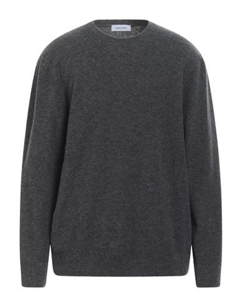Man Sweater Lead