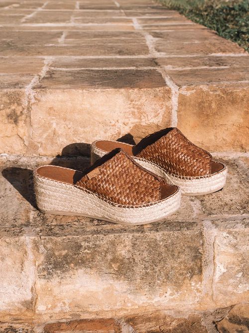 Peep toe style wedge espadrille | ISOLDA