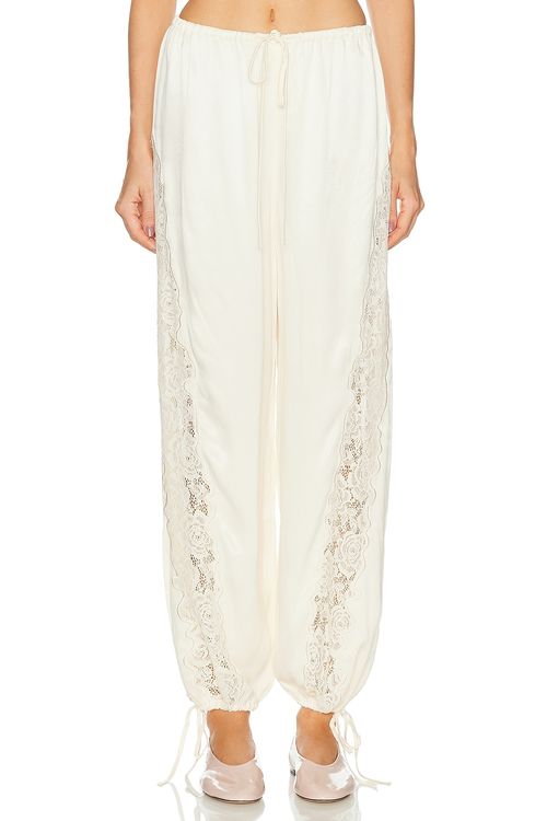 L'Academie Belarus Pant in Ivory - Ivory. L also in