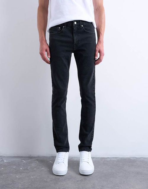Stretch skinny jean in washed black