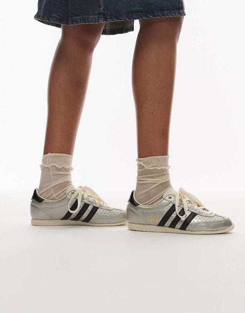 Japan low sneakers in pearl silver and black-White