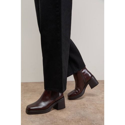 Oasis Women's Barbara Real Leather Chunky High Heeled Chelsea Boots in Brown