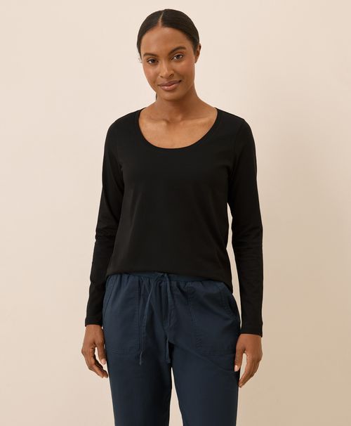 Women's Black Softspun Long Sleeve Scoop Neck Tee