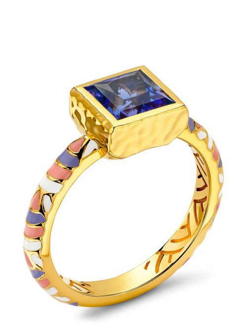 20kt yellow gold Tanzanite ring