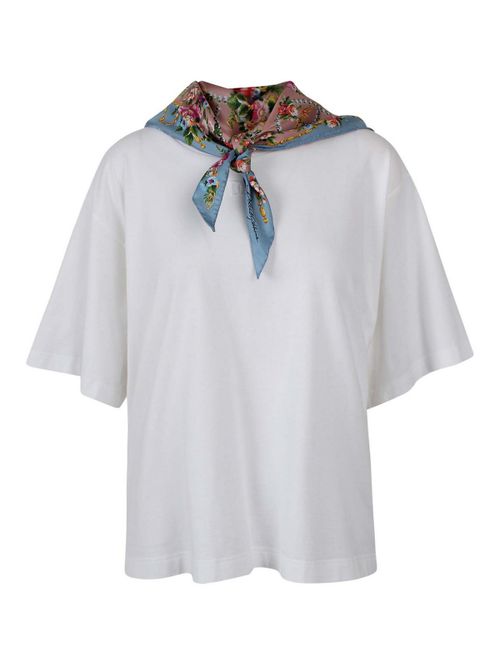 T-shirt with a scarf