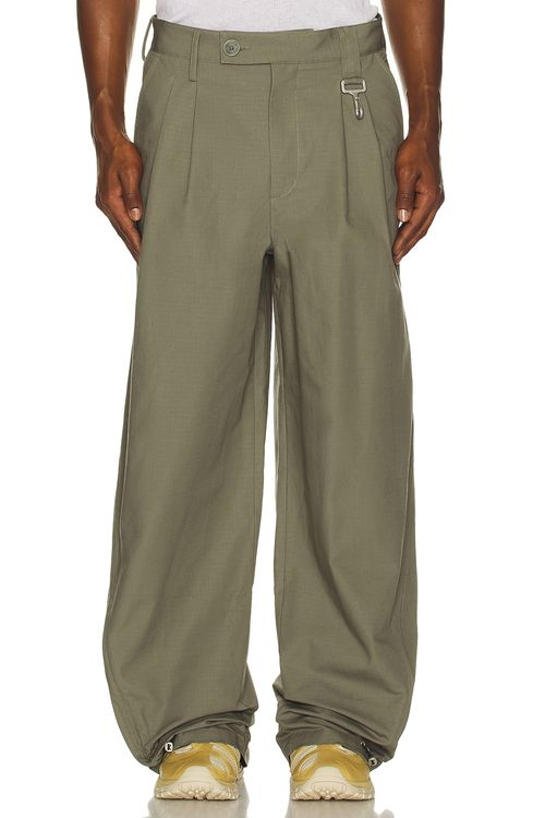 Reese Cooper Cotton Ripstop Pleated Trouser in Sage - Green. 34 also in