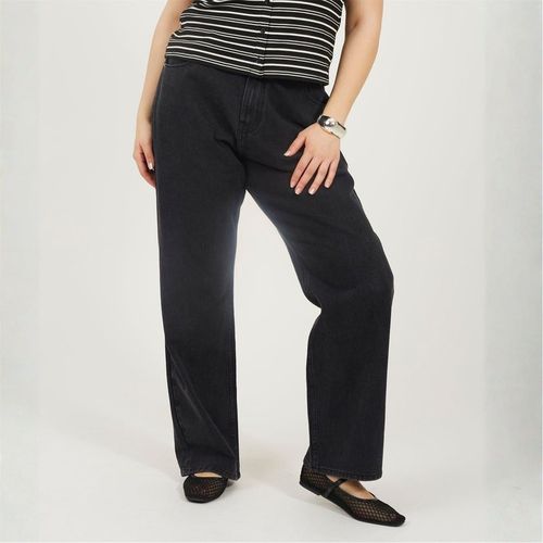 Brave Soul Womens Plus Mid Rise Straight Leg Jeans in Washed Black