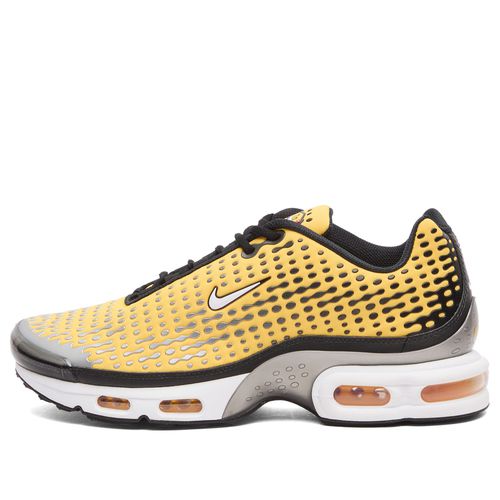 Men's Air Max Plus Vii Sneaker Maize/Black/Silver