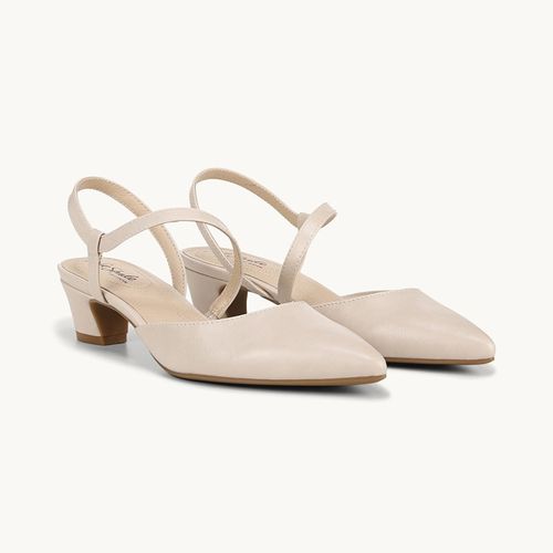 Stride Minimalist Pump Shoes Almond