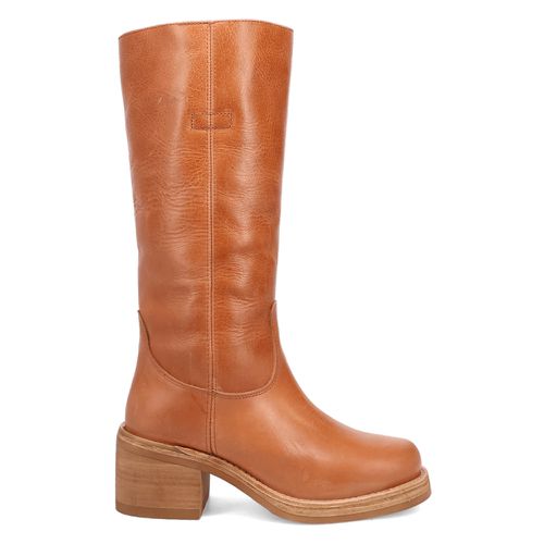 Vagabond Round Toe Pull On Boots