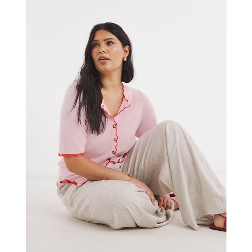 Scallop Detail Short Sleeve Cardigan