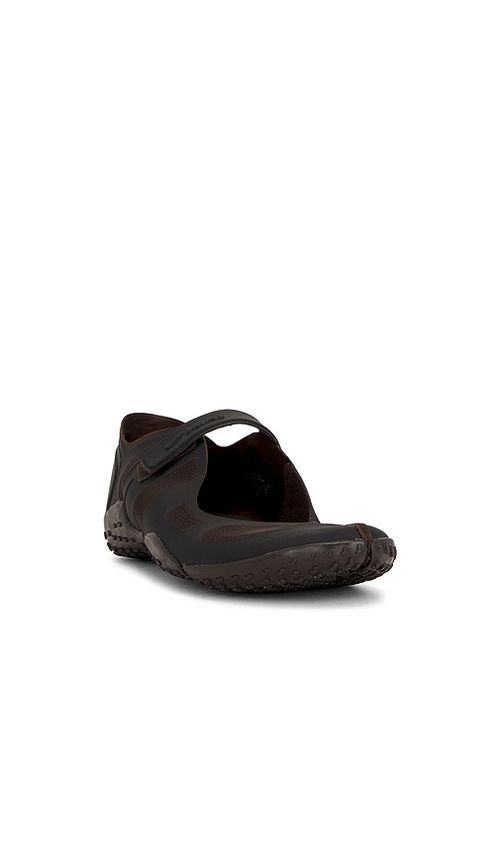 NikeSKIMS Rift Mesh Sneaker in Brown. 7.5. Also