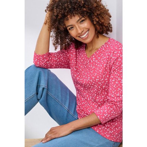Cotton Traders Women's Wrinkle Free 3/4 Sleeve V Neck Ruched Printed Top in Pink
