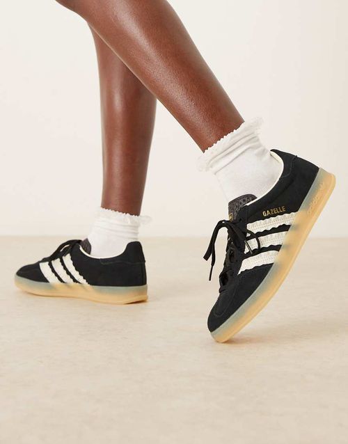 Gazelle Indoor trainers in black and white ruffle