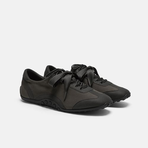 VIVAIA Square-Toe Jogger Sneakerina Carol|AMBER BROWN & BLACK