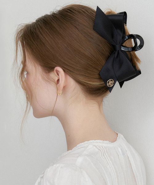 Flat ribbon hair claw clip