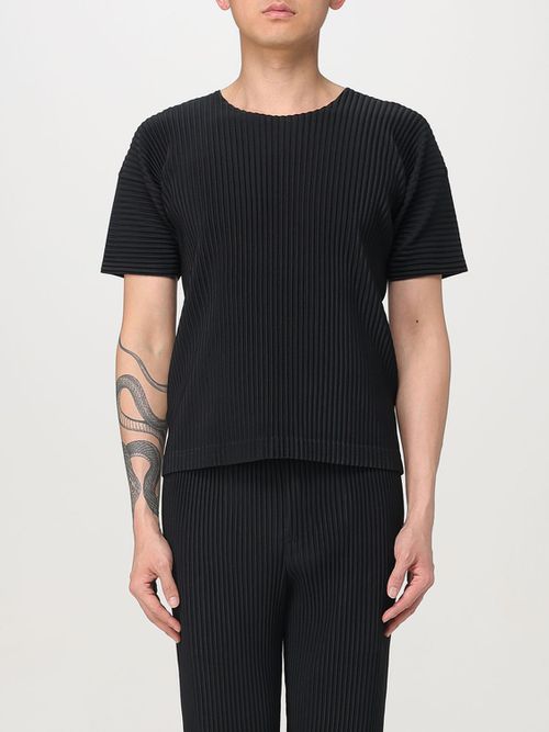 T-Shirt HOMME PLISSE' ISSEY MIYAKE Men color Black
