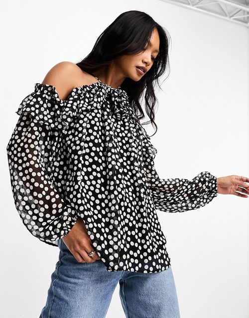 Chiffon corsage blouse with long sleeves in white
