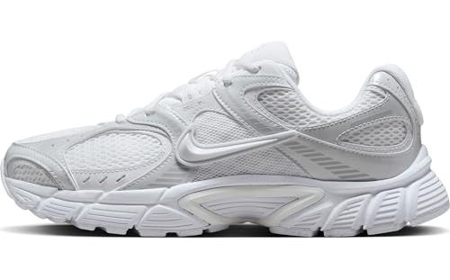 Nike Women's V5 RNR Sneaker