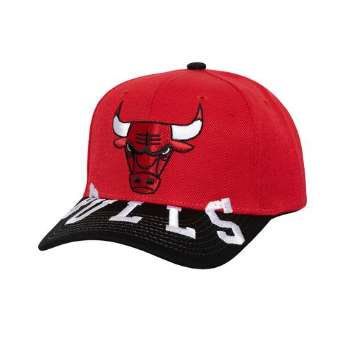 Men's Red/Black Chicago Bulls Underarch Two-Tone Pro Crown Snapback Hat