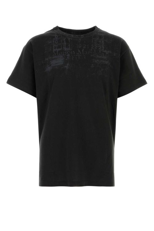 Regular T-Shirt — Black