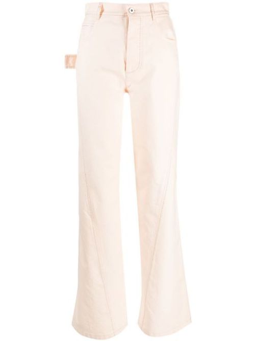 High-waisted jeans