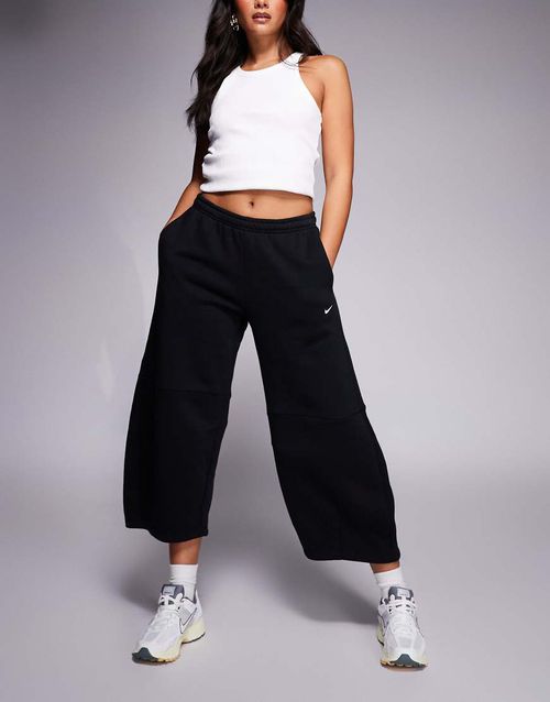Phoenix barrel leg pants in black