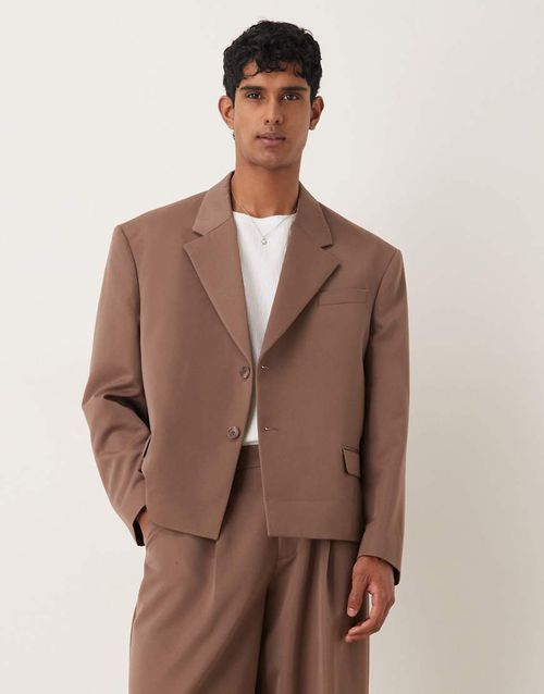 Oversized cropped suit jacket in brown