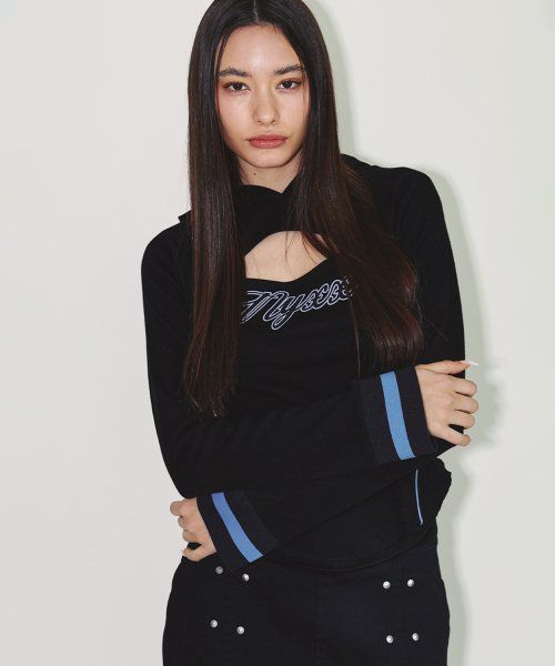 MIDDLE SLIT HOOD LONG SLEEVE BLACK