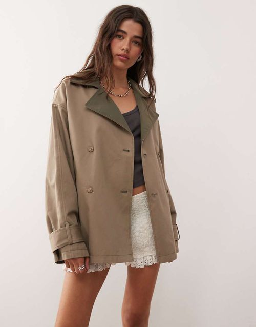 Reversible short trench coat jacket with contrast brown collar in tan-Neutral