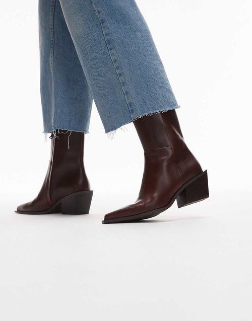 & leather pointed heeled boots in brown-Neutral