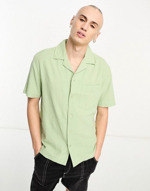 Linen short sleeve shirt in light green