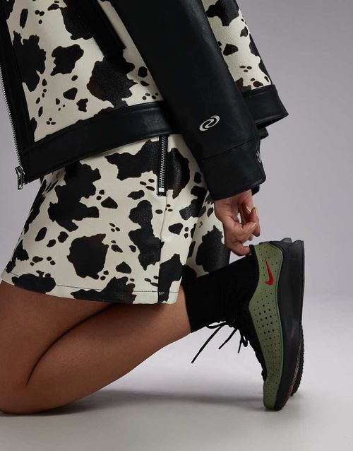 Air Superfly unisex trainers in green and black