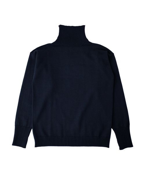 Long-sleeved wool sweater