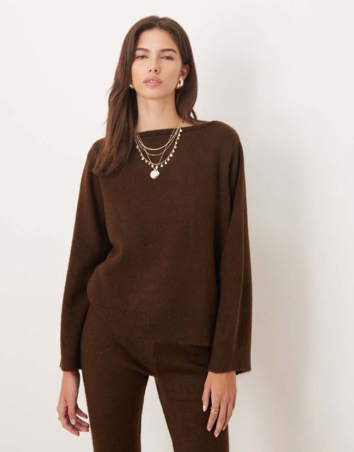Fluffy knit sweater in brown - part of a set