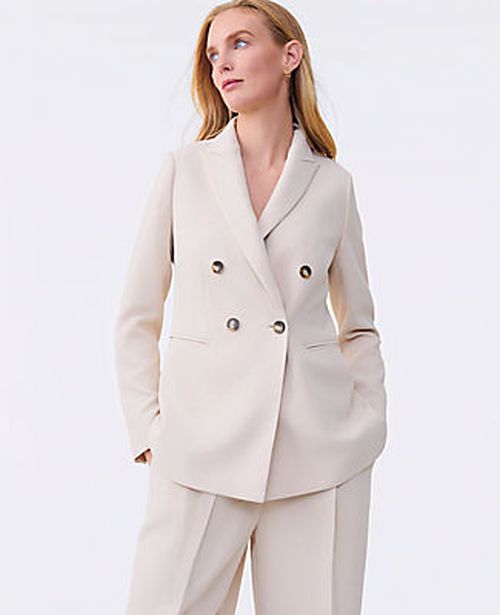 Ann Taylor The Petite Tailored Blazer in Textured Crepe