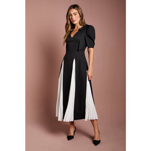 Coast Women's Short Sleeve Crepe Midi Dress With Godets in Mono