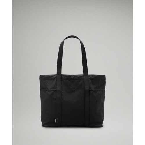 Lululemon – Daily Multi-Pocket Tote Bag 20L – Color Black