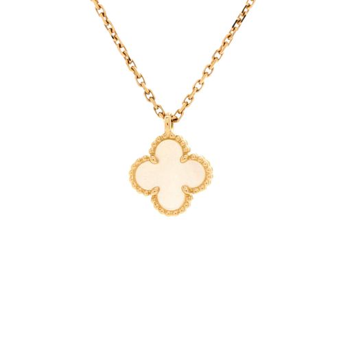 Sweet Alhambra Pendant Necklace