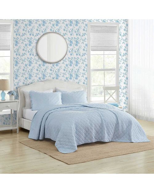 Oxford Stripe Reversible Quilt Set