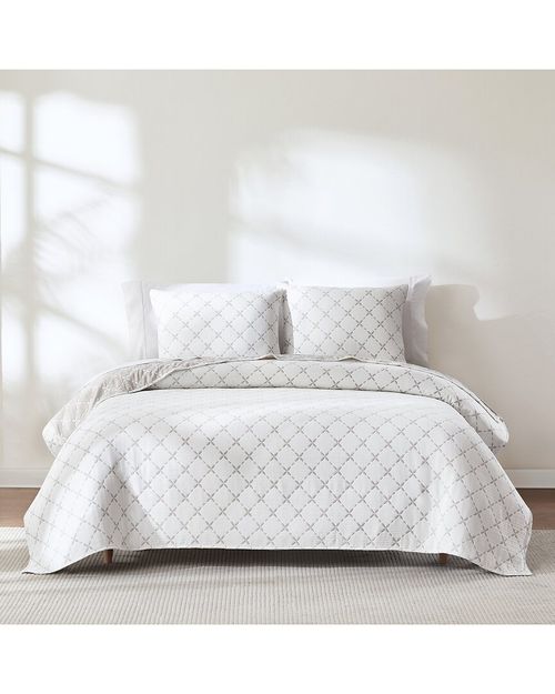 Diamond Leaf Jacquard Reversible Matelassé Coverlet Set