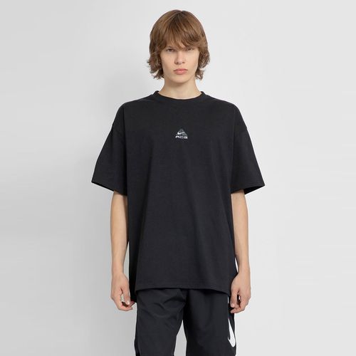 MAN BLACK T-SHIRTS