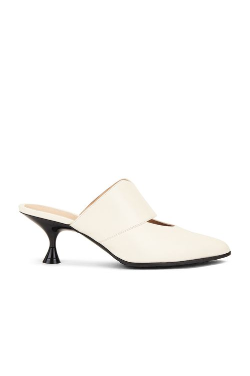 Bottega Veneta Leather Pump in Sea Salt - Cream. 39.5 also