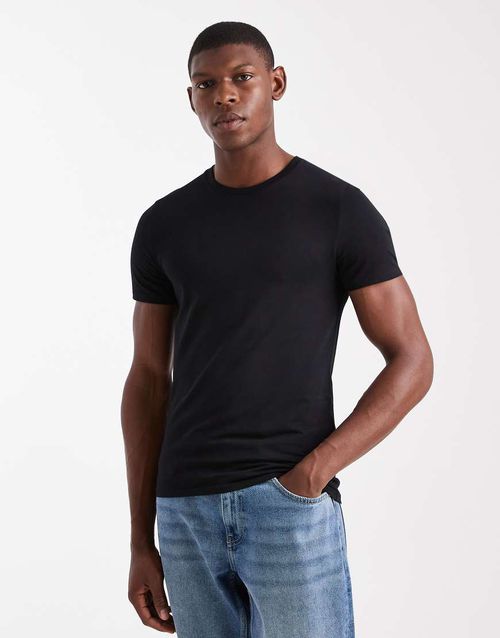 Essentials muscle fit T-shirt in black