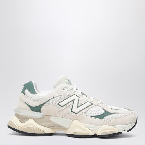 Low Sneaker 9060 Linen with Dark Juniper