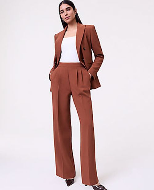 Ann Taylor The Side Zip Wide-Leg Pant in Textured Crepe