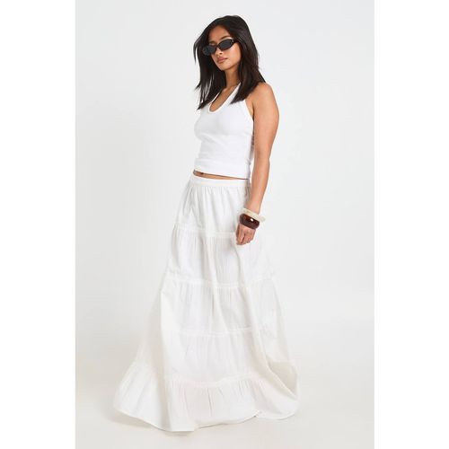Boohoo Women's Petite Tiered Cotton Poplin Maxi Skirt in White