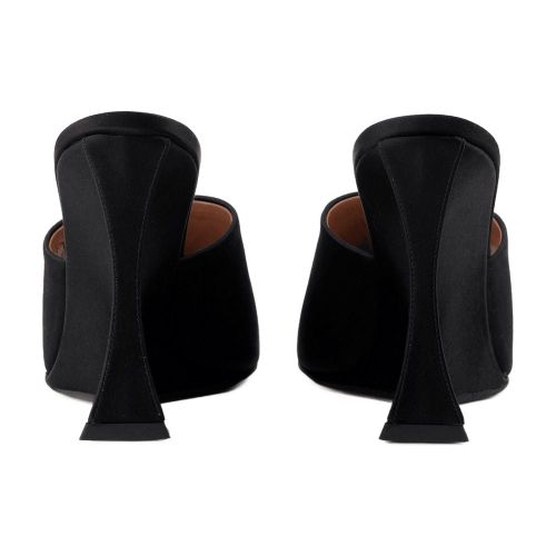 Court Shoe — Black