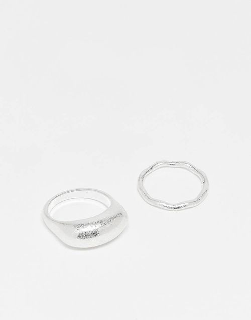 Set of 2 rings in brushed silver tone