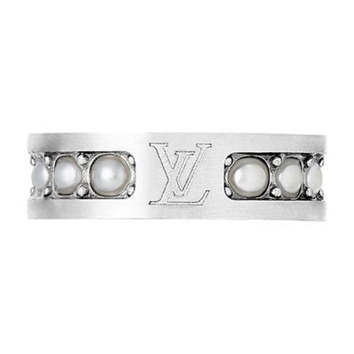 Pearls Ring